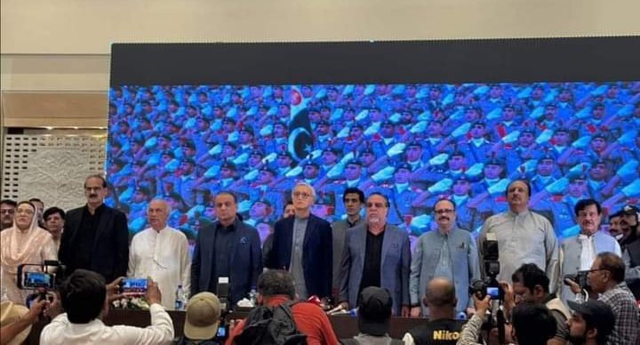 ان لوگوں کو 9 مئی کے  واقعات میں دہشتگرد قرار دیا گیا
پھر اب لوگوں کی ایک پارٹی بنائی گئی
اب یہ دہشتگرد ملک کو مستحکم بنائیں گے
کیا کہنے۔۔۔بہت خوب