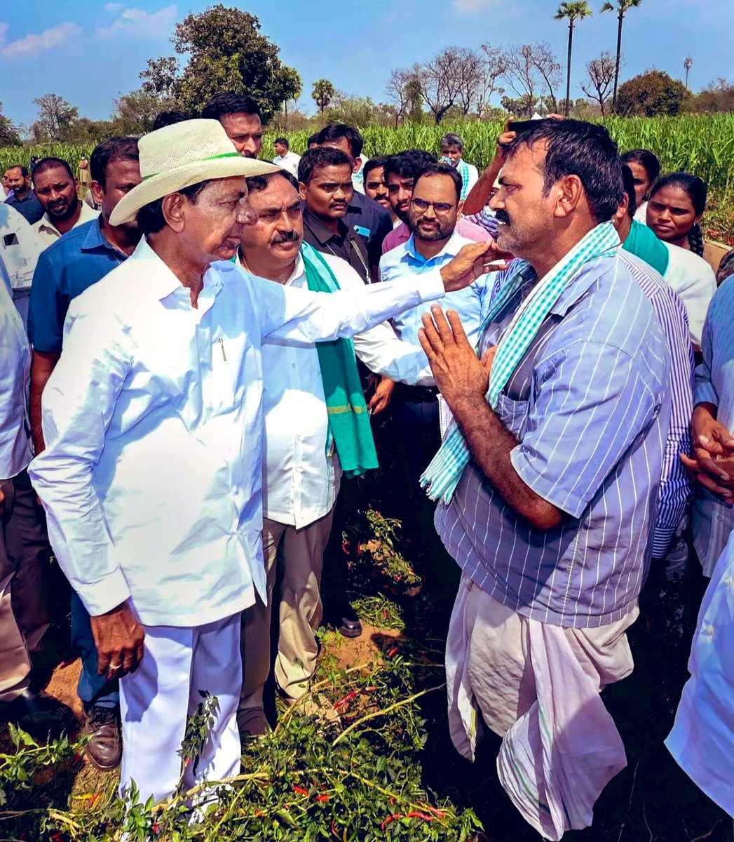 BalaUgadi's tweet photo. CM KCR @TelanganaCMO garu has announced to release the #Vanakalam installment of #RythuBandhu funds from today
✅👉Rs 15,075 crore this yr Budget
✅👉 70.54 lakhs farmers receiving assistance
✅ 👉65,559.28 crore state govt spent total
✅ 👉1.5 lakh podu farmers
✅ 👉4 lakh acres podu land
Results : why #RythuBandhu much needed for farming
✅ ✌️State with Highest per capita growth in India
✅ ✌️2nd Highest paddy producer in India
@JAGANBRS
@KTRBRS
#Telangana #KCR #KTR #BRSPARTY
