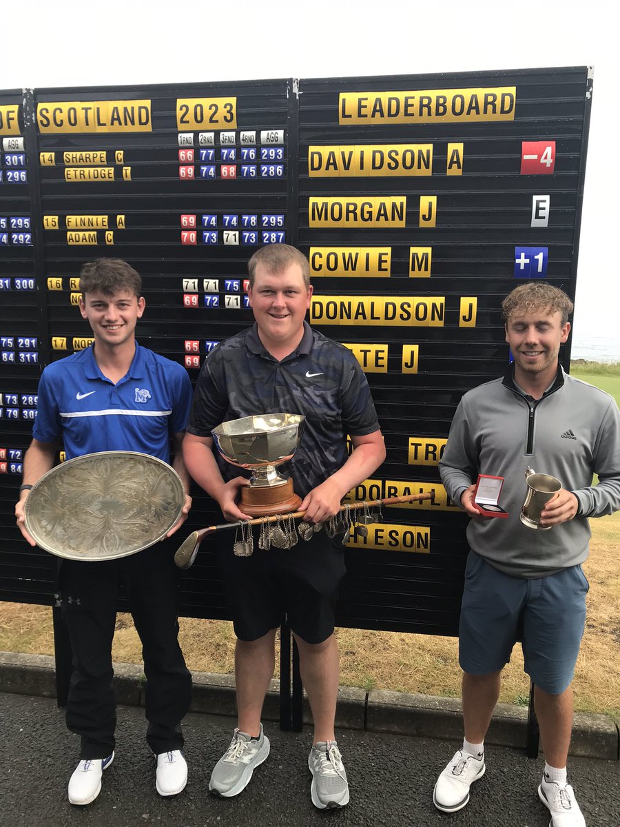 A fine line up of men’s trophy winners at the East of Scotland Champs, led by champion Andrew Davidson from Crail. Not pictured was the winner of the ‘2021 Trophy’ for the leading woman, won this year by Maria Toledo-Bailey. Congratulations to them all 👏