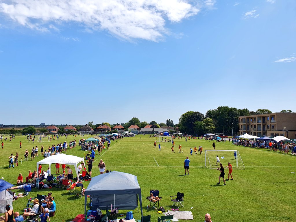 HessleRangers's tweet photo. Thank you to our brilliant volunteers and everyone who attended our Girls tournament today. Ridiculous heat for both our grafters and the players. #OneDownTwoToGo 💙🤍 #UTR https://t.co/sD4xDzmLdc
