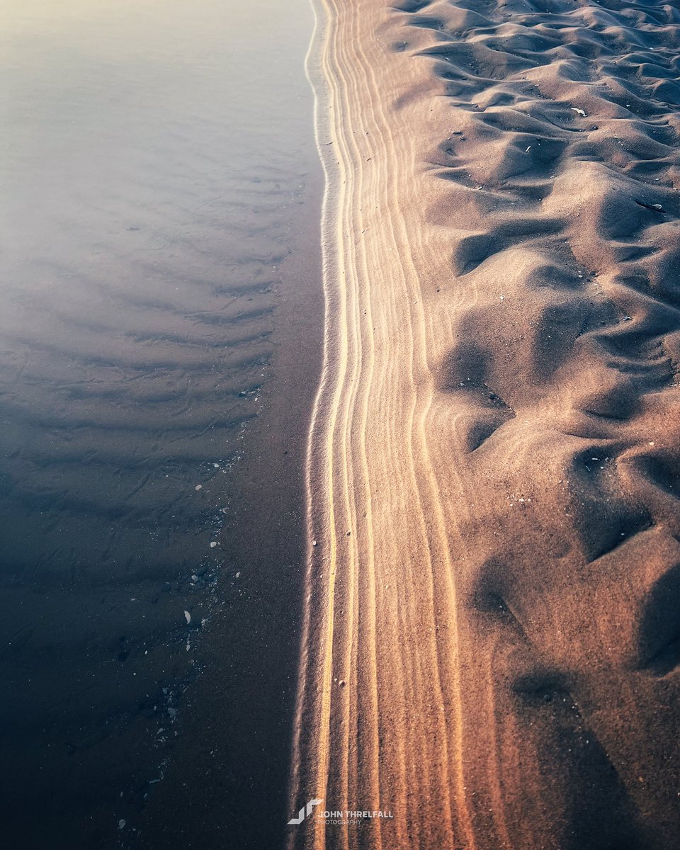 Sand details

#lythamstannes #ribbleestuary #fyldecoast #ukcoast #coast #photograghy