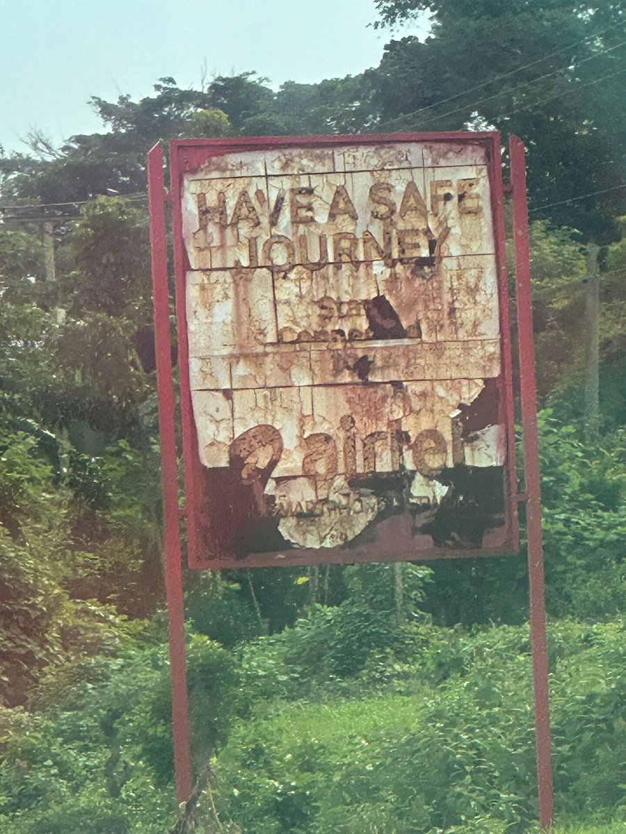 Dear <a href="/Airtel_Ug/">Airtel Uganda</a>, this signpost in Kayunga today gave me a #Reason to #Imagine that you indeed have been caring about our safety on the road for long… do you mind new posters please? Baganda say Tusiima Bwongerwa. We sincerely appreciate this #CSR <a href="/niyimic/">Michael Niyitegeka</a>