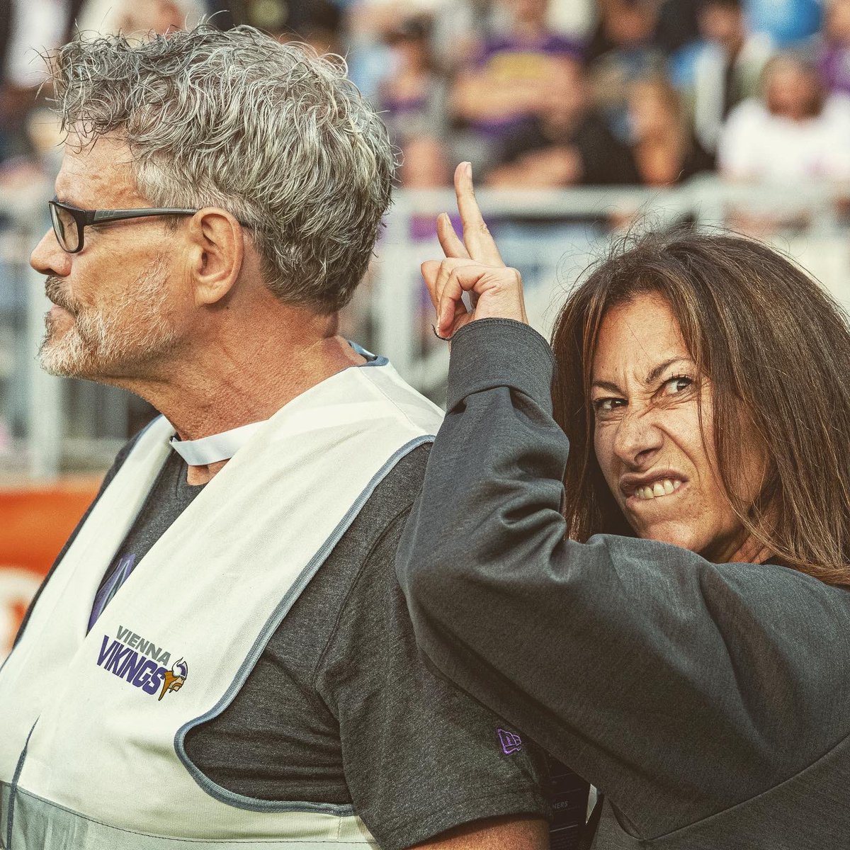 🤷🏽‍♀️ Couldn’t help it. 
Sorry, Hannes! 😉

#SidelineFun #PurpleReign #ViennaVikings #ELF23 
📸 <a href="/kingofkick2/">Peter Kramberger</a> aka the godfather of the #clickclickmafia
