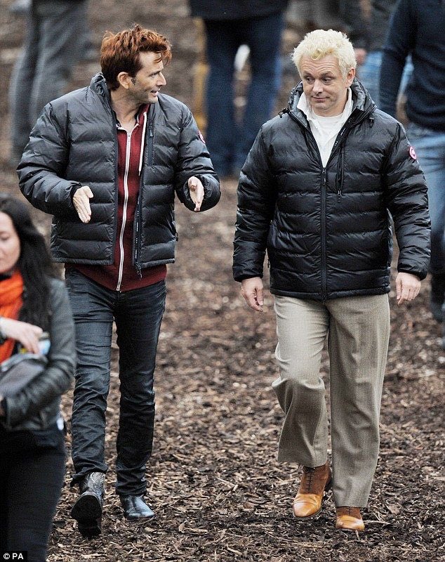 Week 154! Happy #SheenSunday lovely folks!!! And hello to you @michaelsheen!! Some of our favorite BTS shots are of you and David just chatting. 🥰🥰❤️❤️ What are some random topics of conversation you and David would engage in to pass the time between filming #GoodOmens?
