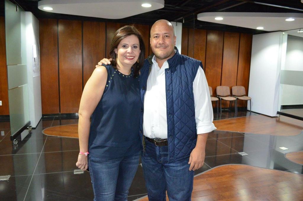 EnriqueAlfaroR's tweet photo. Hoy es cumpleaños de una gran mujer y amiga, política de visión y de palabra, compañera de grandes luchas, causas y de este proyecto político, desde antes de sus inicios, a quien respeto profundamente y le mando un gran abrazo. Feliz cumple, @adrianamedinaMx. https://t.co/z87HEZZXwk