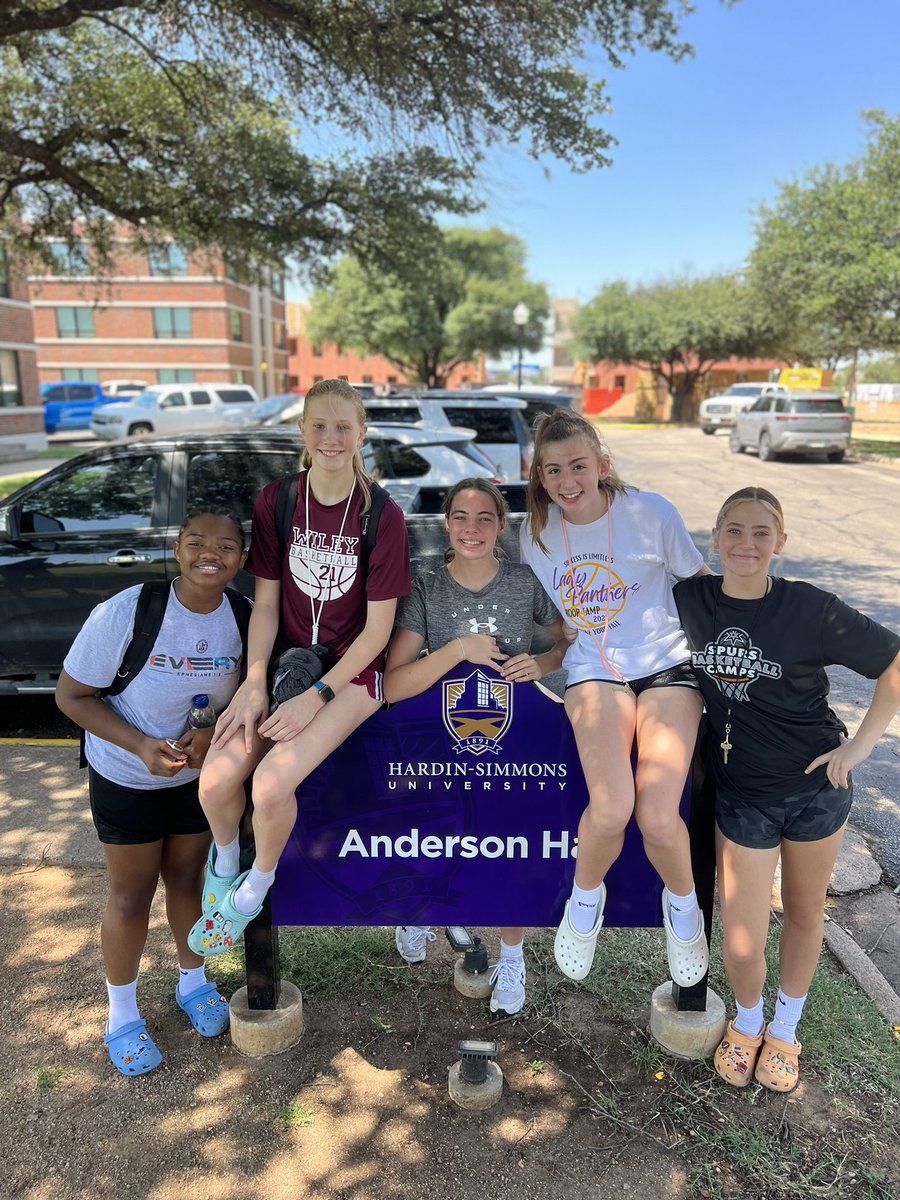 Several Phoenix girls at Texas Prep Canp!
@CaeleighRogers 
@Alli_PhoenixSel 
@mack_phoenix_50 
@arichardson2027 
@Jaiyonaw 
#phoenixProud