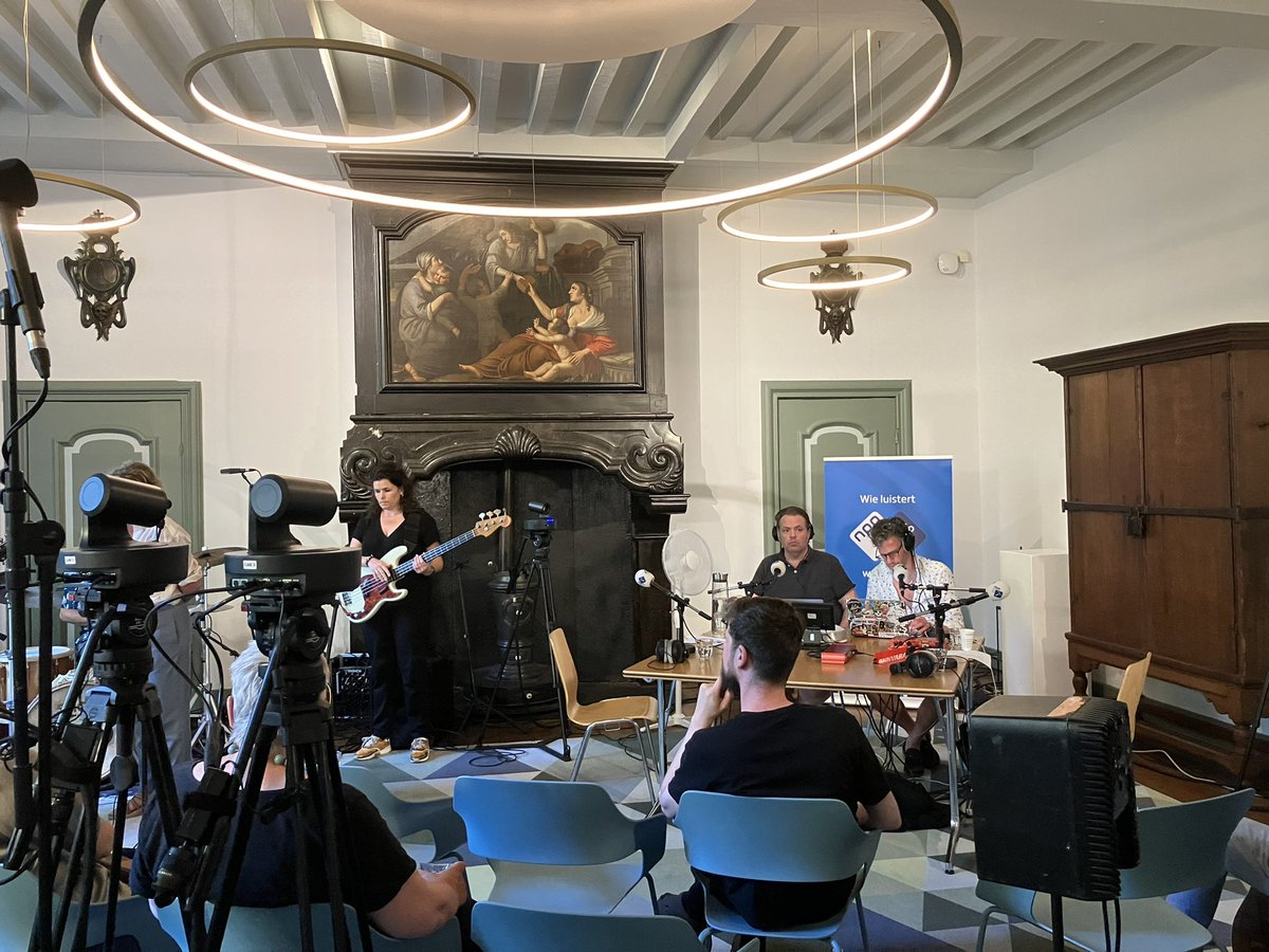 NPO Radio 1 Ter Plekke is in Museum Prinsenhof! Luister live mee: nporadio1.nl/live