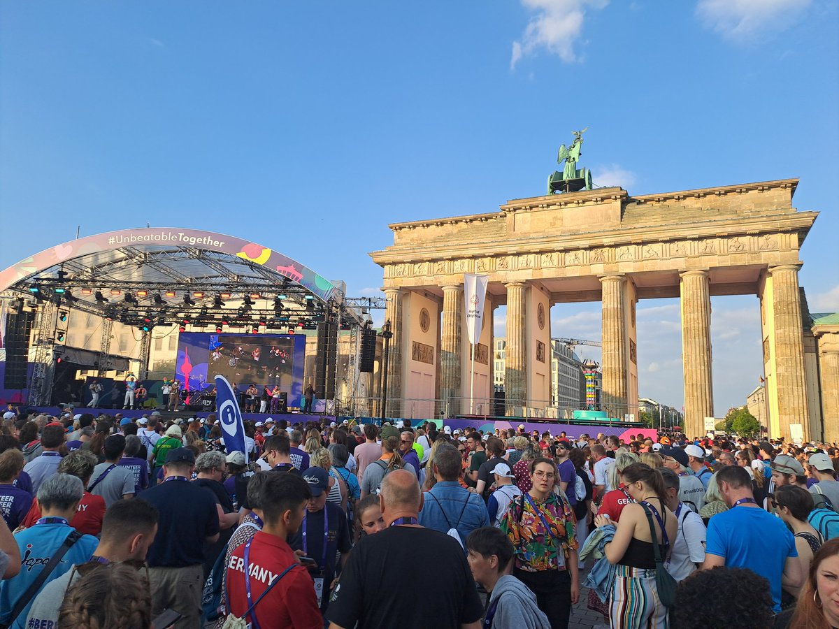 PatriqKanyomozi's tweet image. Happening now; closing ceremony of @SOWG_Berlin2023, right infront of Berlin&apos;s most famous landmark- Brandenburger Tor (Brandenburg Gate) #Berlin2023