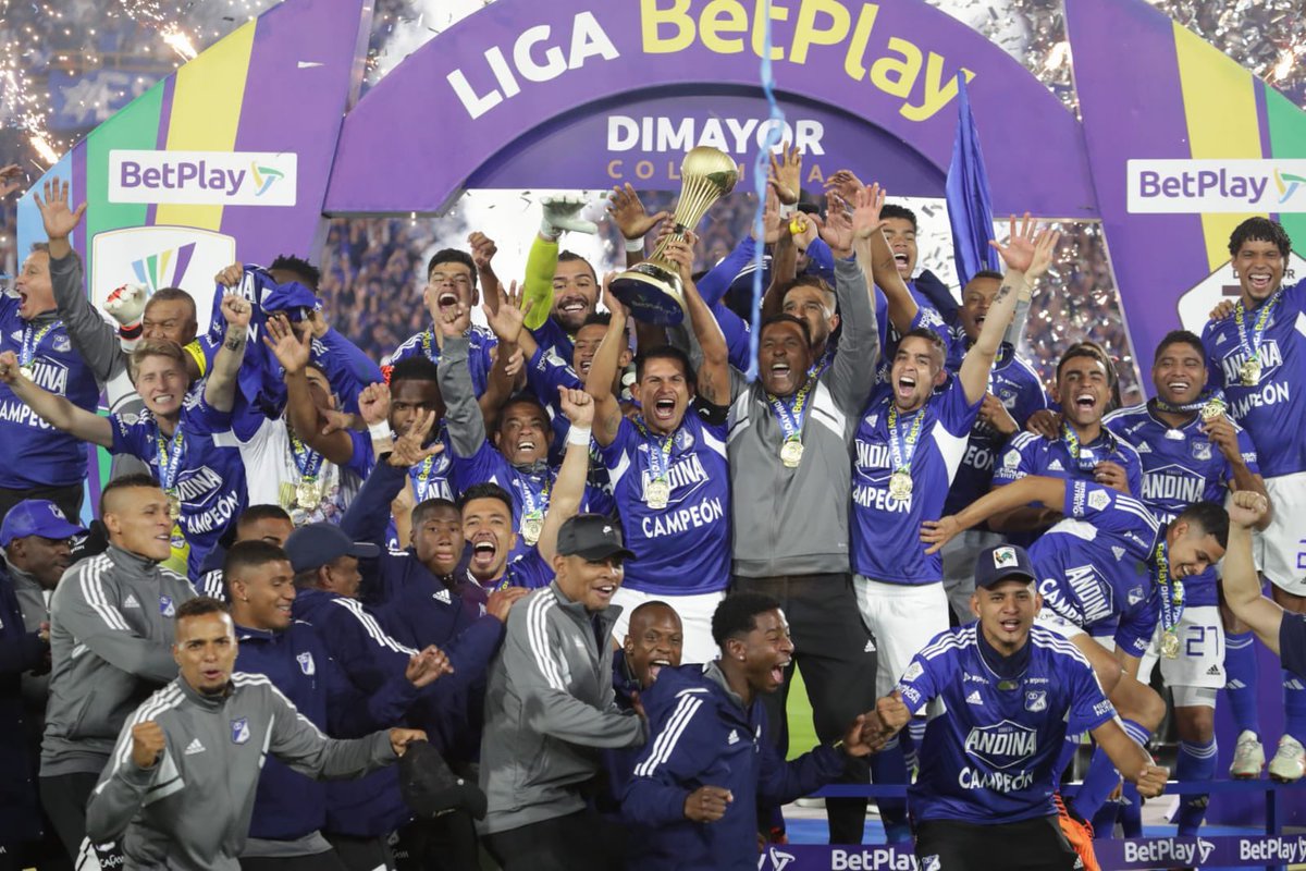 davidsvargas's tweet photo. 🔵Se repitió la historia

🏆Argentina campeón del Mundo 1986
🏆Napoli campeón de Italia 1987
🏆Millonarios campeón 1987

————————

🏆Argentina campeón del Mundo 2022
🏆Napoli campeón de Italia 2023
🏆Millonarios campeón 2023

Azul pintado de azul 💪 https://t.co/DajFbKhzJJ