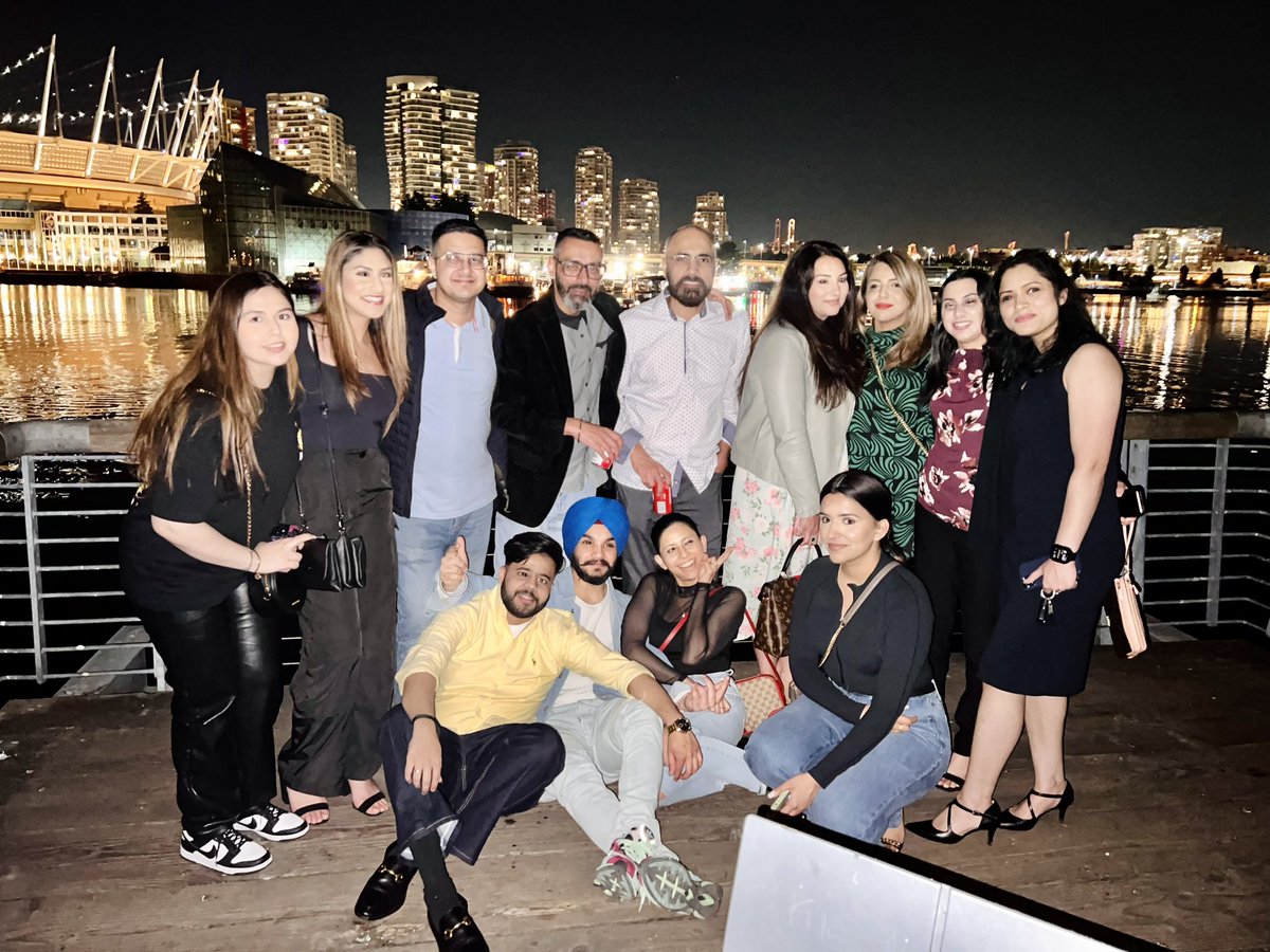 Celebrating EAW finale this weekend with this team, who know how to work hard but also how to have the most fun 🤩 Good food, good music, great company, and the best ride -what more can one ask for💚 #newtonpowerhouse <a href="/juliearmour_td/">Julie Armour</a> @CSir_TD <a href="/jtbains/">Jatinder Bains</a>