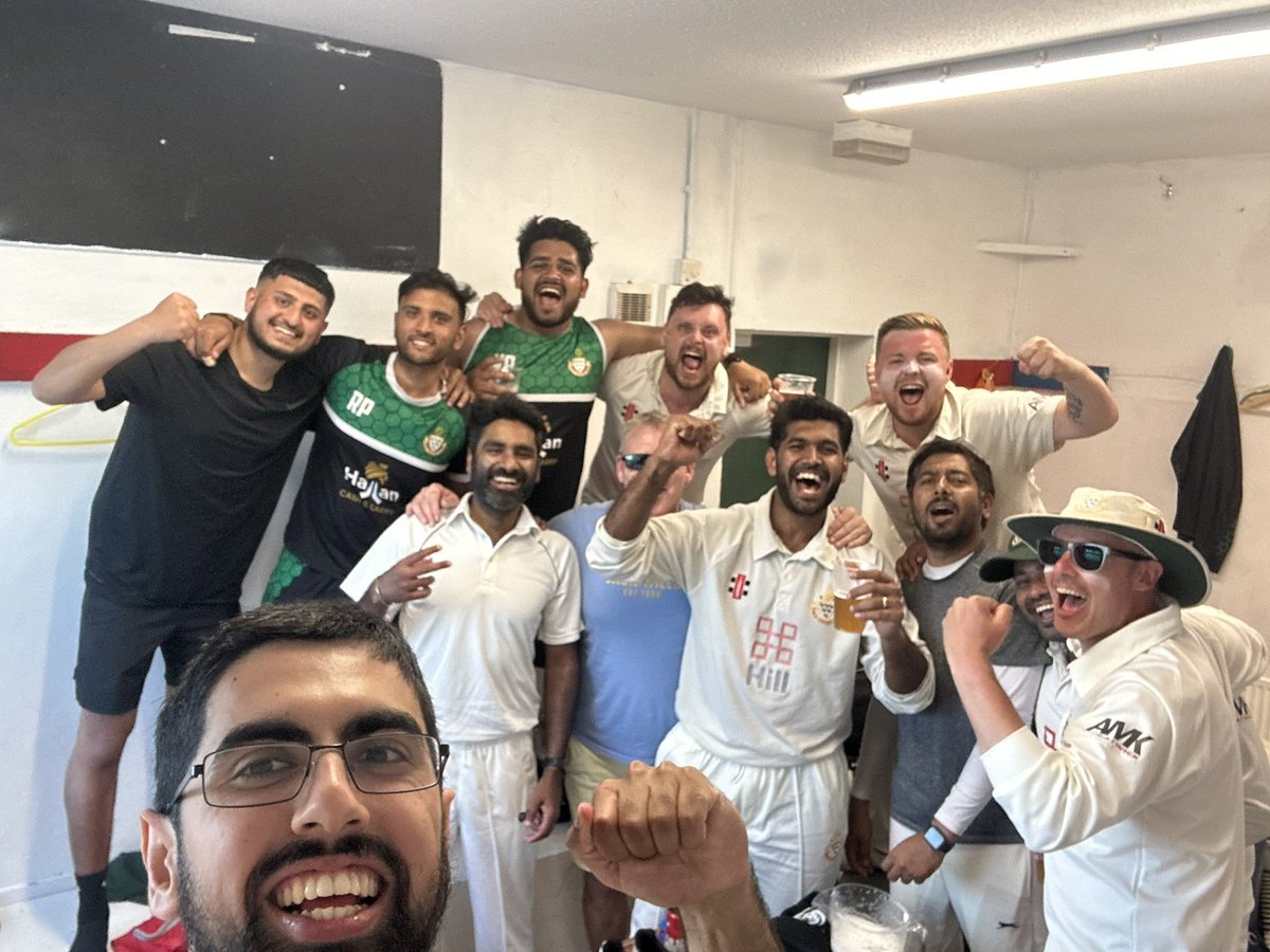 Ifieldcc's tweet photo. Just about recovered from last night, what a club!! Back to back full house for the club #1field 🏏💚 https://t.co/gmQ8LW9Fjc