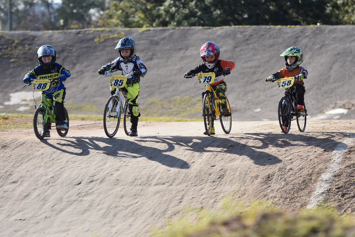 DeportesBA's tweet image. El #ParqueSarmiento recibió nuevamente a más de 80 riders, divididos en 8 categorías, que disputaron la competencia de #BMX de los #JuegosPorteños2023
