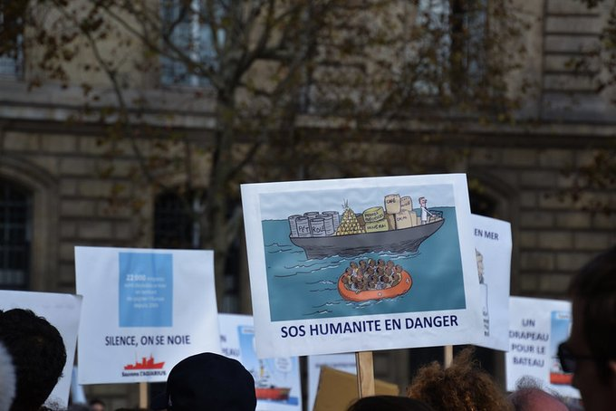 BRAVENEWEUROPE1's tweet photo. The former colonial powers are feeding the very causes of instability that create these refugee flows
David Hearst @davidahearst
https://t.co/j6L5aqr4ZC
#greekboatdisaster #Shipwreck #Greece #Refugees https://t.co/CwN9TbXK8G