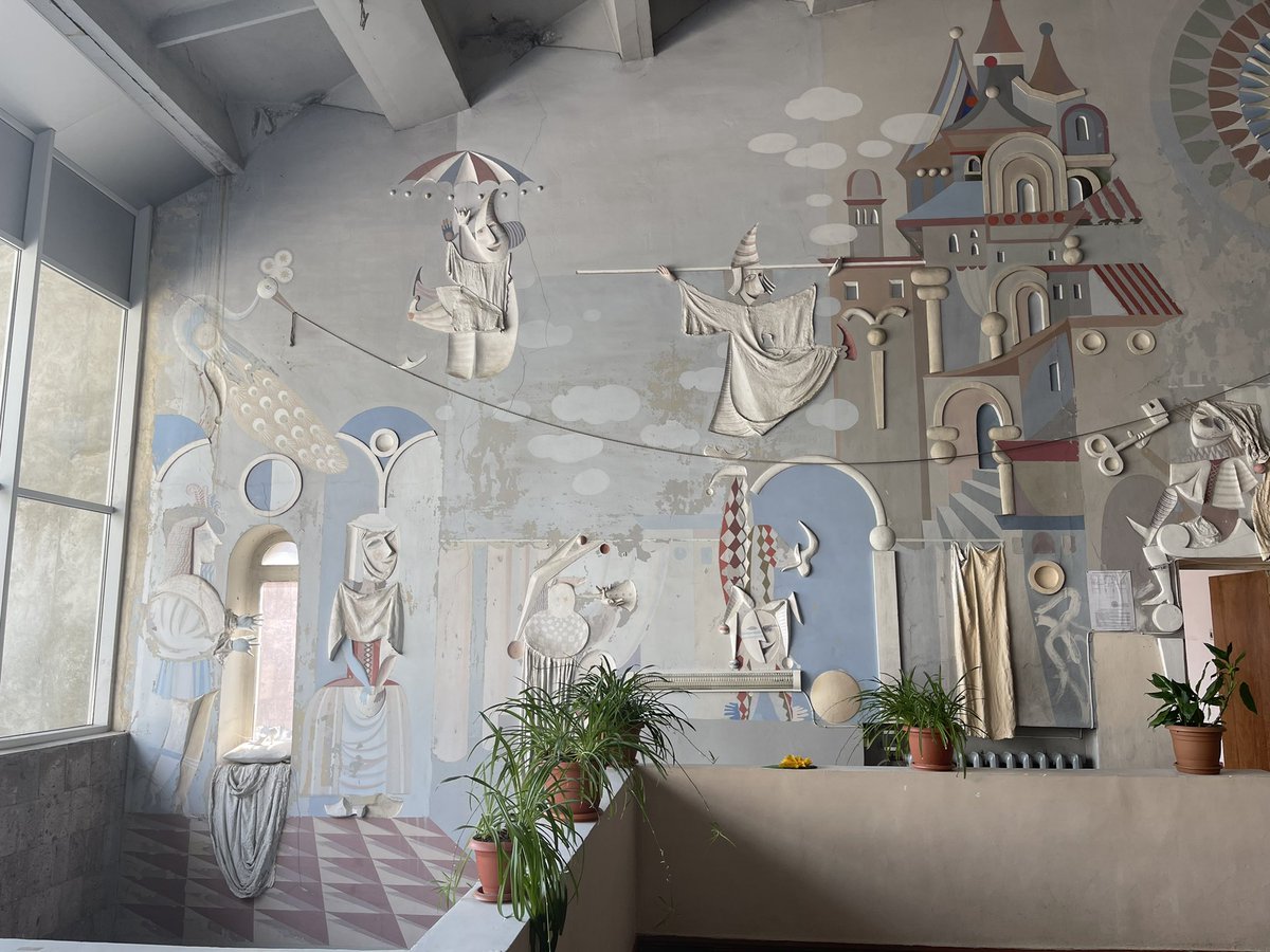 ávárá tweet media