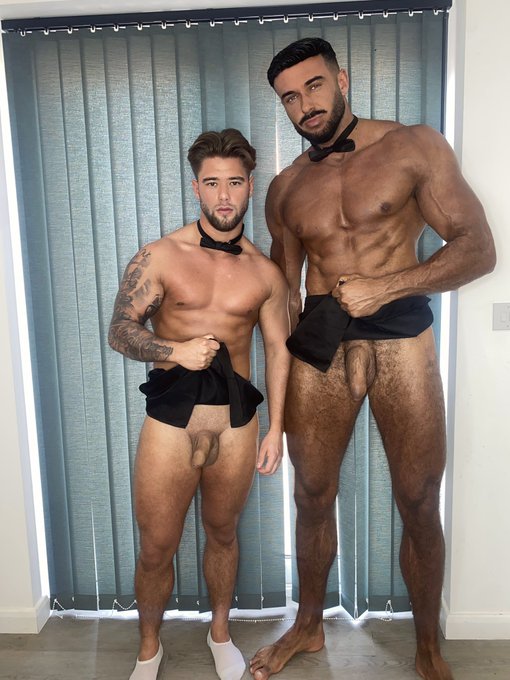 Who wants to be served for the evening?😈 @BigBoyH2001 https://t.co/r1w8RaTP3U<a class="tags" href="/tag/bigboyh2001">@bigboyh2001</a>