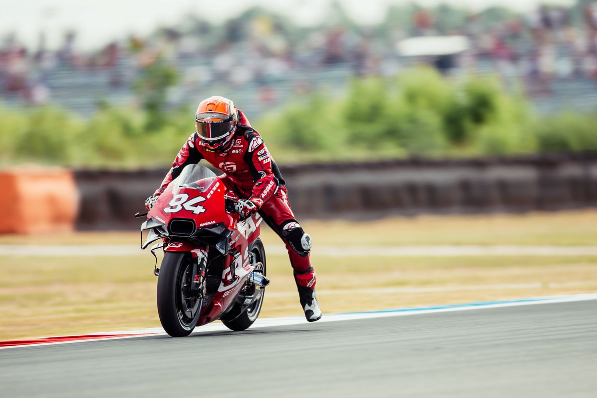 94jonasfolger's tweet image. #DutchGP Sunday&apos;s race report

IN THE POINTS FOR THE THIRD TIME

Read the full story 👇
jonasfolger.com/en/dutchgp-in-…

#JF94 with #GASGASFactoryRacingTech3 at historic @ttcircuitassen 

@MotoGP 
@Tech3Racing #KTM #RC16 
@alpinestars
