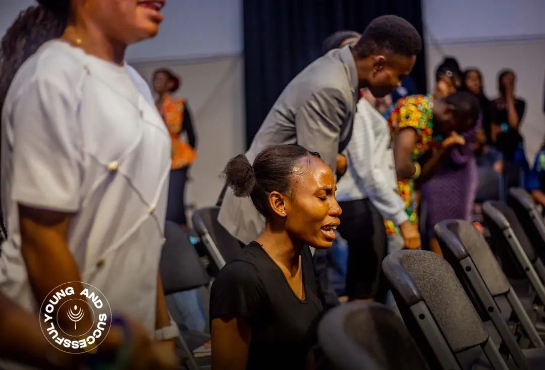 Yas_Conference's tweet photo. Ministering Now; Minister Evans

As we worship and behold Your face
The light of Your countenance shines on us
And we radiate your love
The light of your countenance shines on us.

God is spirit and they that worship him must worship him in spirit and in truth.

#yas2023
#enugu https://t.co/AM1u6cYNUR