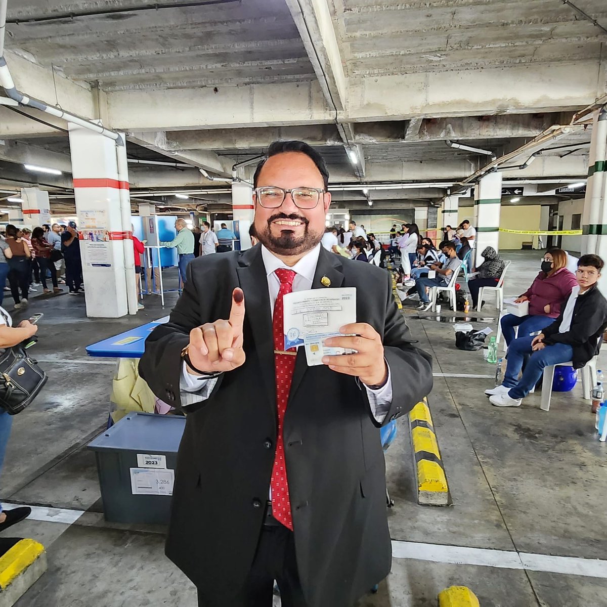 GIULIOTALAMONT1's tweet image. He emitido mi voto, ejerciendo mi derecho como ciudadano, exhorto a todos los Guatemaltecos para que hagan uso de su derecho y  para que  no deje que otros escojan por usted 

#miguate #guatemala #votaciones2023