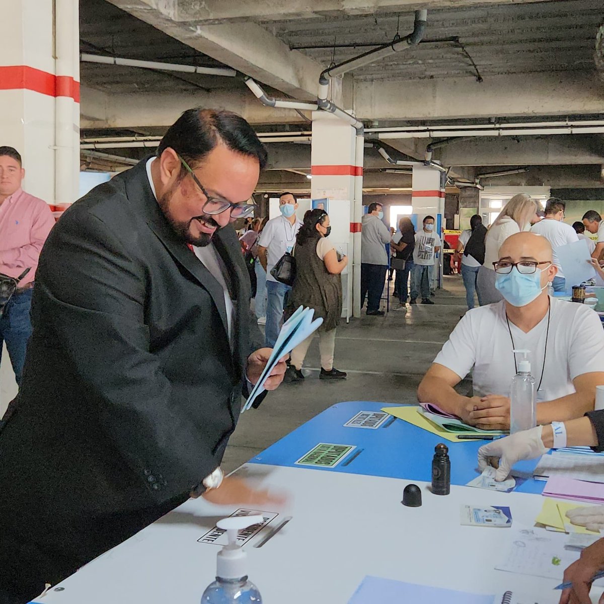 GIULIOTALAMONT1's tweet image. He emitido mi voto, ejerciendo mi derecho como ciudadano, exhorto a todos los Guatemaltecos para que hagan uso de su derecho y  para que  no deje que otros escojan por usted 

#miguate #guatemala #votaciones2023