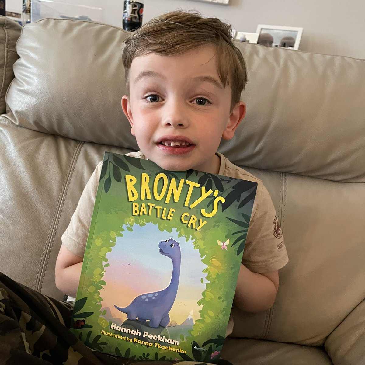 Harris has been enjoying Bronty’s Battle Cry by @h_peckham today.

I caught up with Hannah recently for the #FLBpodcast to hear all about Bronty and the #PantsToLeukaemia campaign for her son Bodhi. 

Catch it on Thu, 6pm and check out Bronty’s Battle Cry - Harris recommends!