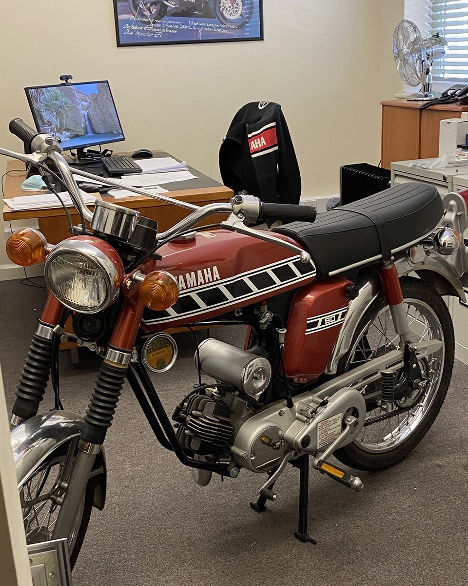 As it’s Sunday, we thought we’d treat you to a #SundaySpecial straight from the archive! 

Everyone has one of these in their office, right? 

#TinklersMotorcycles 

#Yamaha #RevsYourHeart
