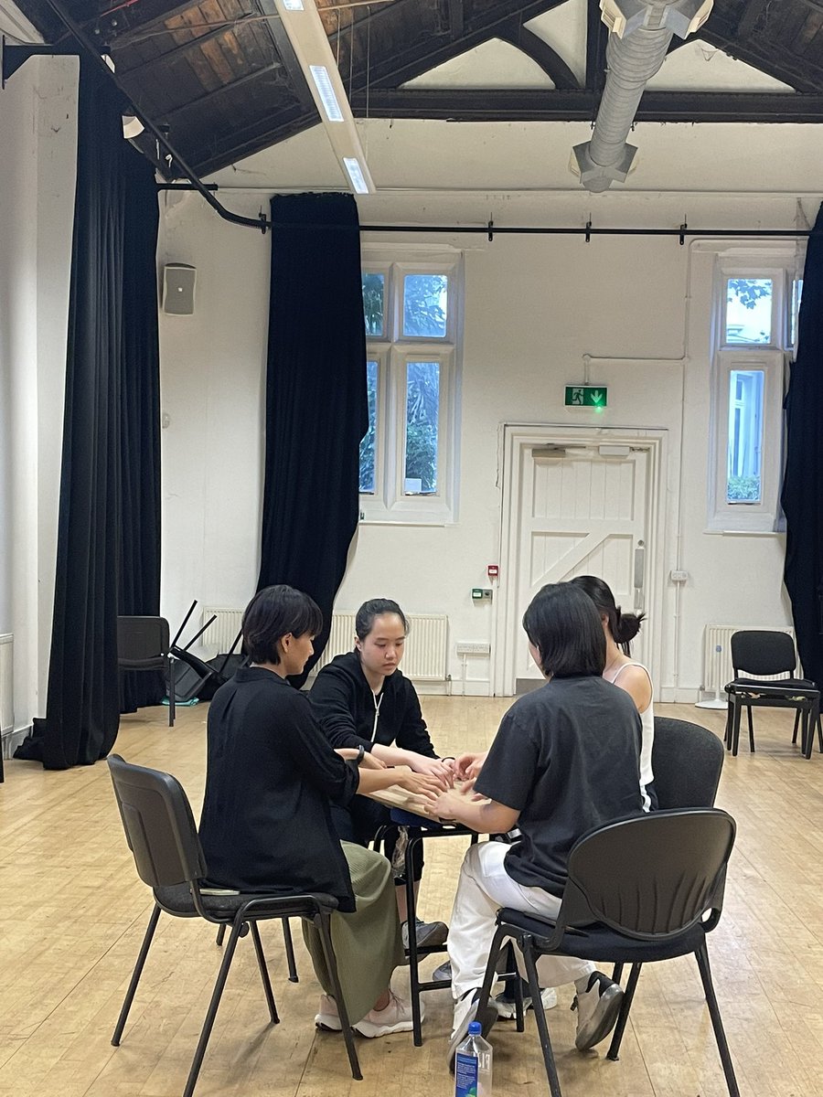 yunjia_luo's tweet image. 埠BU, behind scenes. Everybody including our lovely animals is ready for the show on 4th of July! 
#community #devised #theatre