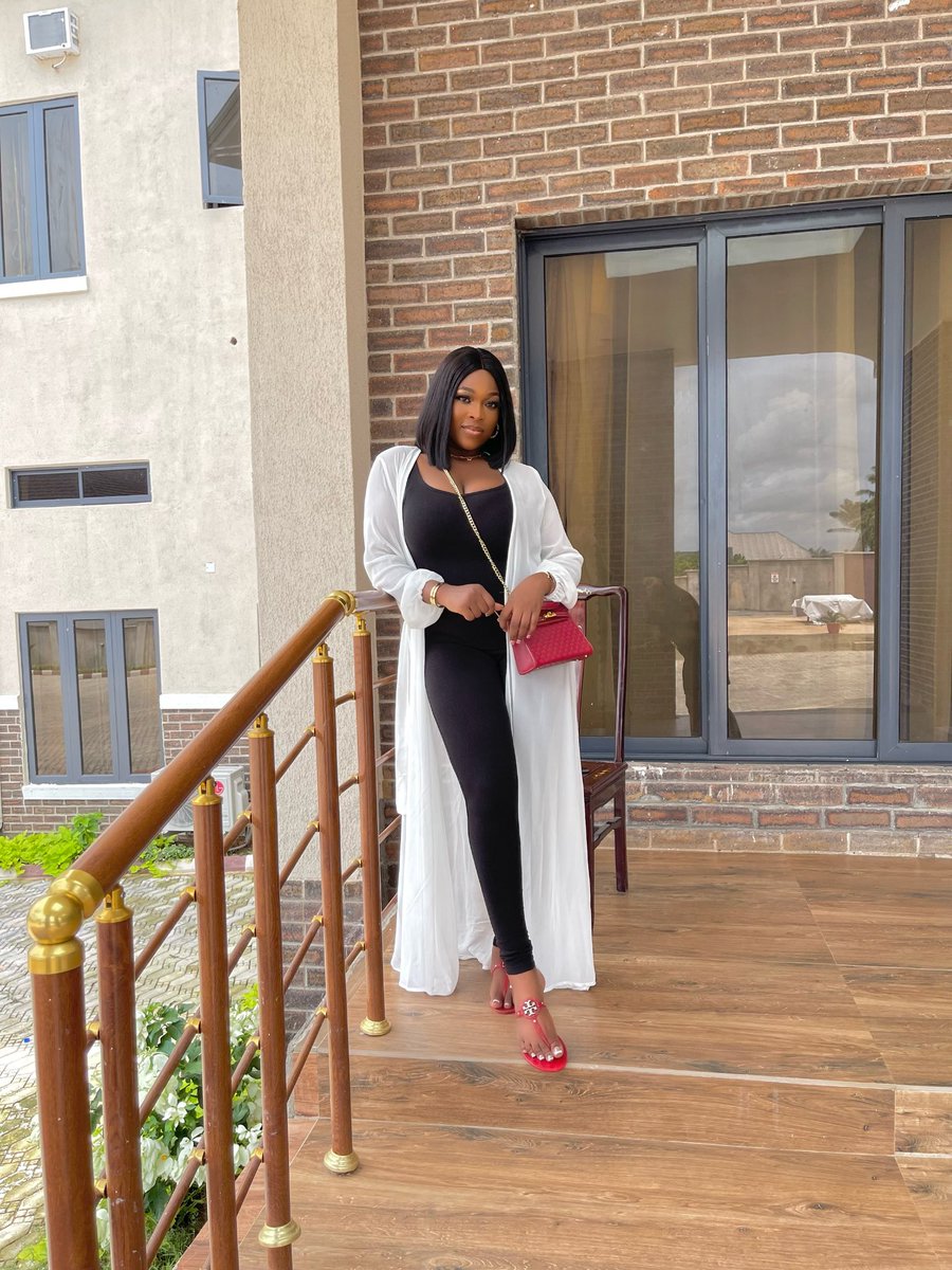 Oma_________'s tweet photo. Happy Sunday beautiful pipo🤍 https://t.co/6m5KHz0U7u
