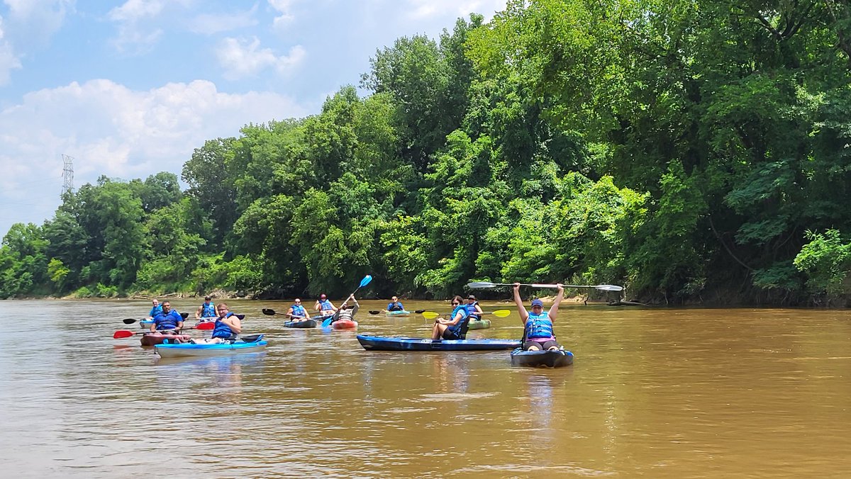 BluesCityKayaks's tweet photo. Had an incredibly fun tour with some members of the US Navy! #TheMostMemphisThingYouveNeverDone #WolfRiver #Kayak #Kayaking #Memphis https://t.co/izcltYVqgx