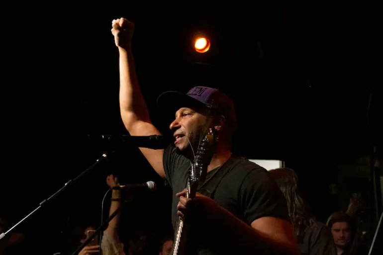 mxdwn's tweet photo. Over 100 Artists Including Tom Morello (@tmorello ) and Zach De La Rocha Pledge to Boycott Venues that Use Face Scanning Technology
https://t.co/oHGRUjiF04
#TomMorello #ZachDeLaRocha #Boycott #technology #ai #tech #FaceScanningTechnology https://t.co/7CRsYosMnp