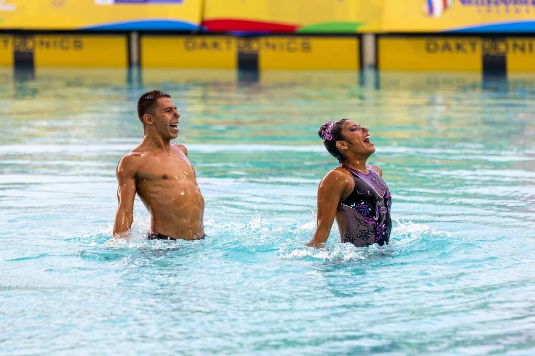 Medalla de Bronce!!! Los guatemaltecos Rebeca Urias y Kevin García le acaban de brindar la primera medalla a la #NatacionArtistica de Guatemala en la historia de los Juegos Centroamericanos y del Caribe... 🇬🇹🇬🇹👍👍👏👏 
@AntorchaDeporte 
GUA (CCS)
1 Oro, 3 Bronces: Total 4