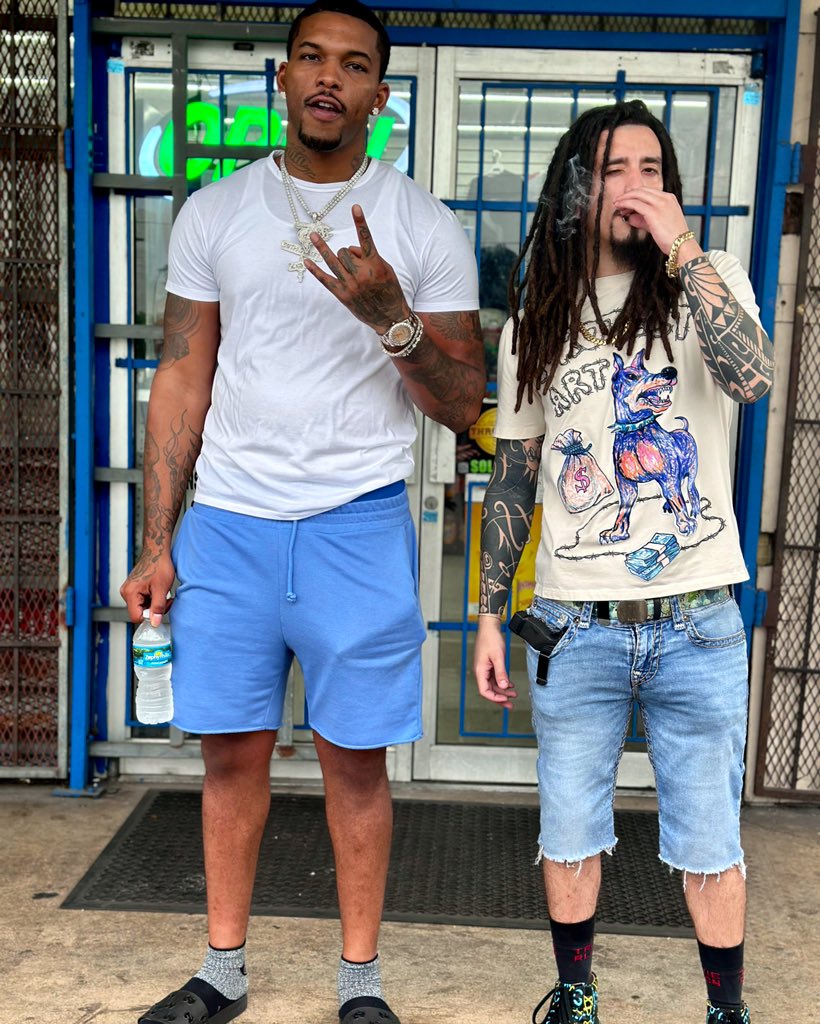 From da Raq to the Locks, my brother good in any Hood in Miami on God 🏚💯 <a href="/600Breezy/">gbabii</a>