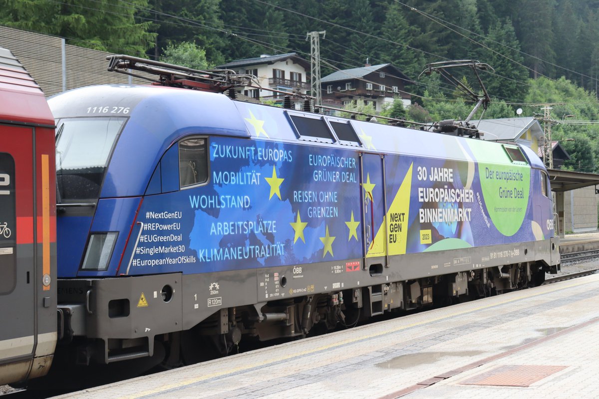 Eurooppalaisuutta ja vihreää siirtymää sekä rautateiden mahdollisuuksia näiden tavoitteiden saavuttamiseksi voi hyvin tuoda esille rautateiden liikkuvassa kalustossakin. Kuvat Itävallan radoilta kuluneelta viikolta.