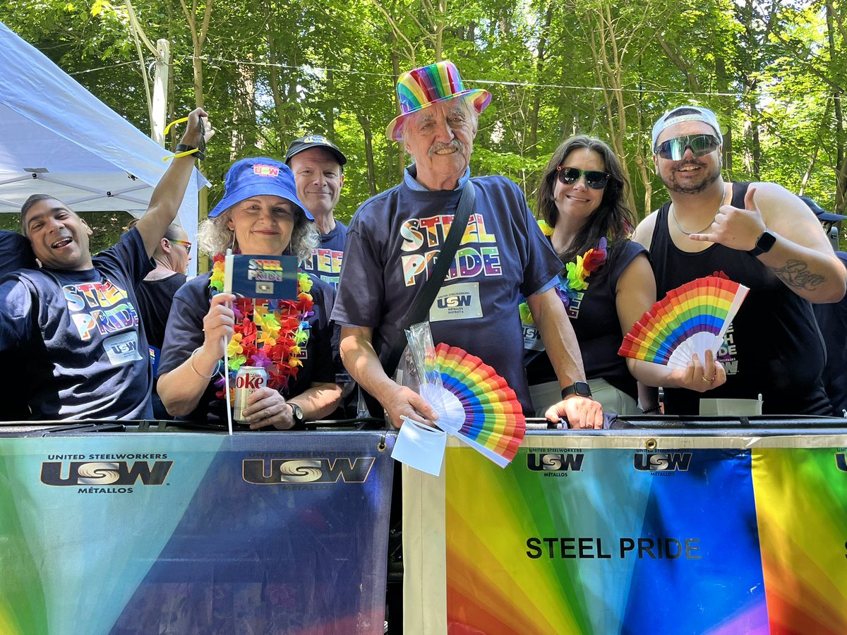 uswdistrict6's tweet image. We are ready for #TorontoPride! 🏳️‍🌈🏳️‍⚧️#LGBTQ2SIA+ @SteelworkersCA and allies out to celebrate and push for social change. Our pride is always political. 💪🏿💪🏾💪🏼