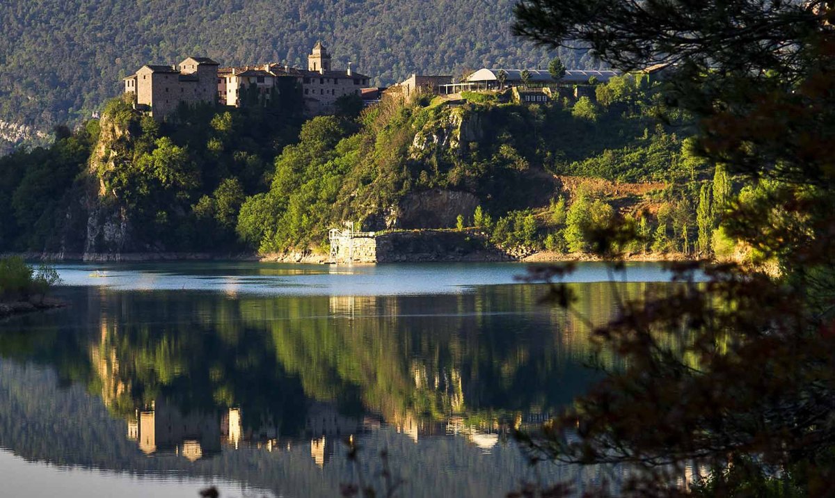 En el #PirineoAragonés ⛰️ encontramos verdaderos paraísos donde disfrutar en #verano ☀️. Uno de ellos es #LigüerredeCinca, un lugar perfecto donde pasar el día rodeados de tranquilidad y belleza natural.

📷 liguerredecinca.com

#AviSelection #descubreHuesca #TurismoHuesca