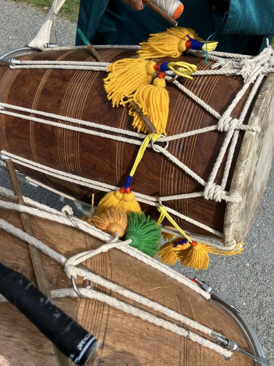 Algozey_Player's tweet photo. DEA back to business today! #Dhol #Dholis #Weddingseason #shaadi #musicians #Instrumentalists #Live #Folk #Drumming #Beats #nonstop #Dholdrummers #Bhangra #Garba #allaboutlivemusic #Band #OneTeam #Music #punjabi #dholplayers #drum #viah #ontheroad 🥁💪🏼🙏🏼👊🏼 https://t.co/IOPaAARMwq