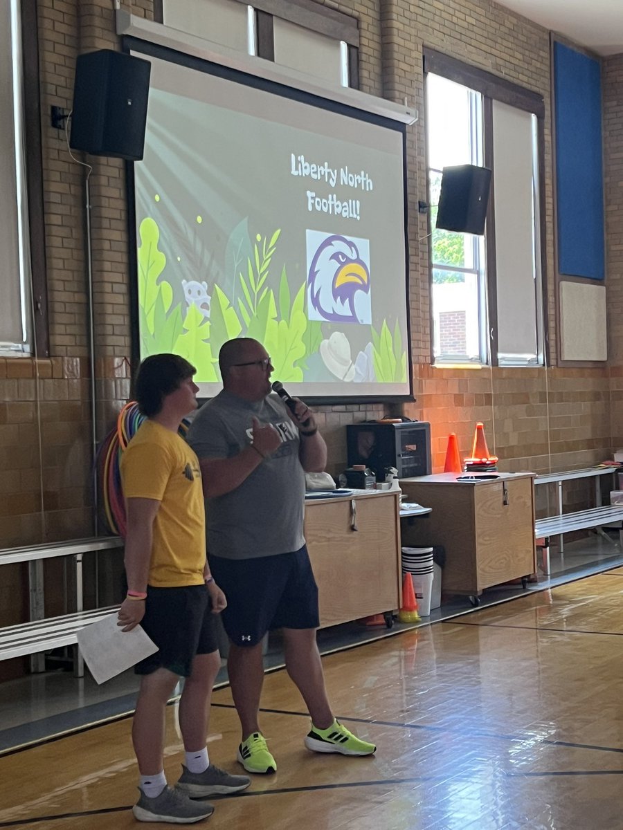 HeatherLee_WH's tweet photo. @LPSFranklinElem  and @RVRoadrunner Ss had a great time with @LNHSEagles football players at our community circle! #LPSsummer2023 https://t.co/Zn5LAOCVy0