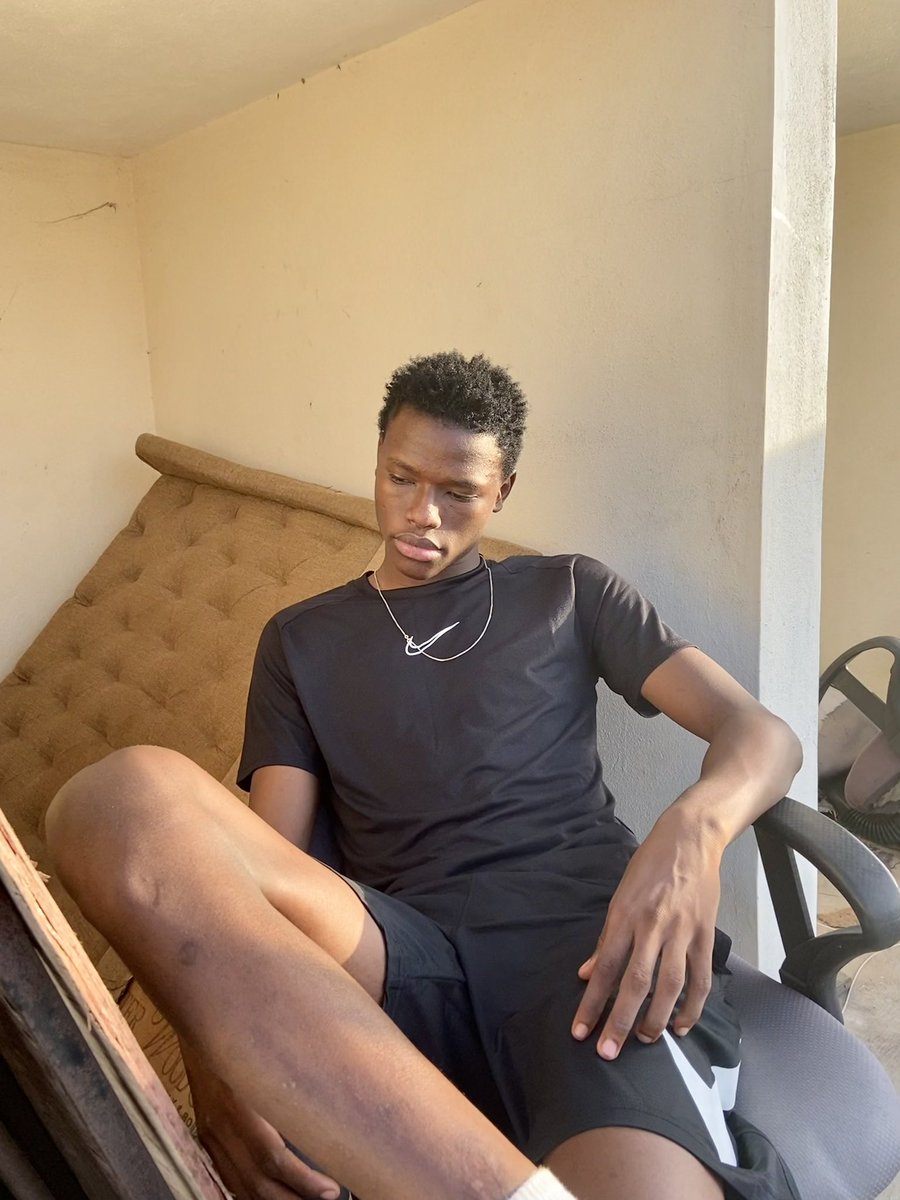 papi_michael08's tweet photo. Just chilling #mpapi08 #bigstage2023 #photograghy #fashion https://t.co/vbgjmvtg9n