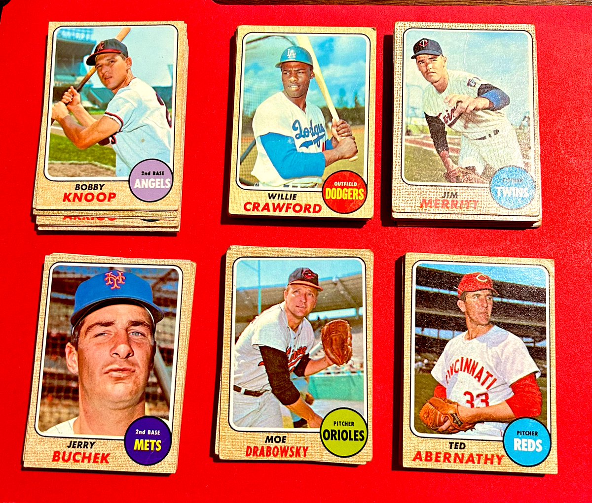 sportsguy_TO's tweet photo. Newly a started ‘68 set build got a great kick in the ass thanks to a nice deal with @andyt813 on this lot. Cheers breh. #68Topps #SetBuilding https://t.co/DLG2Zk8oel