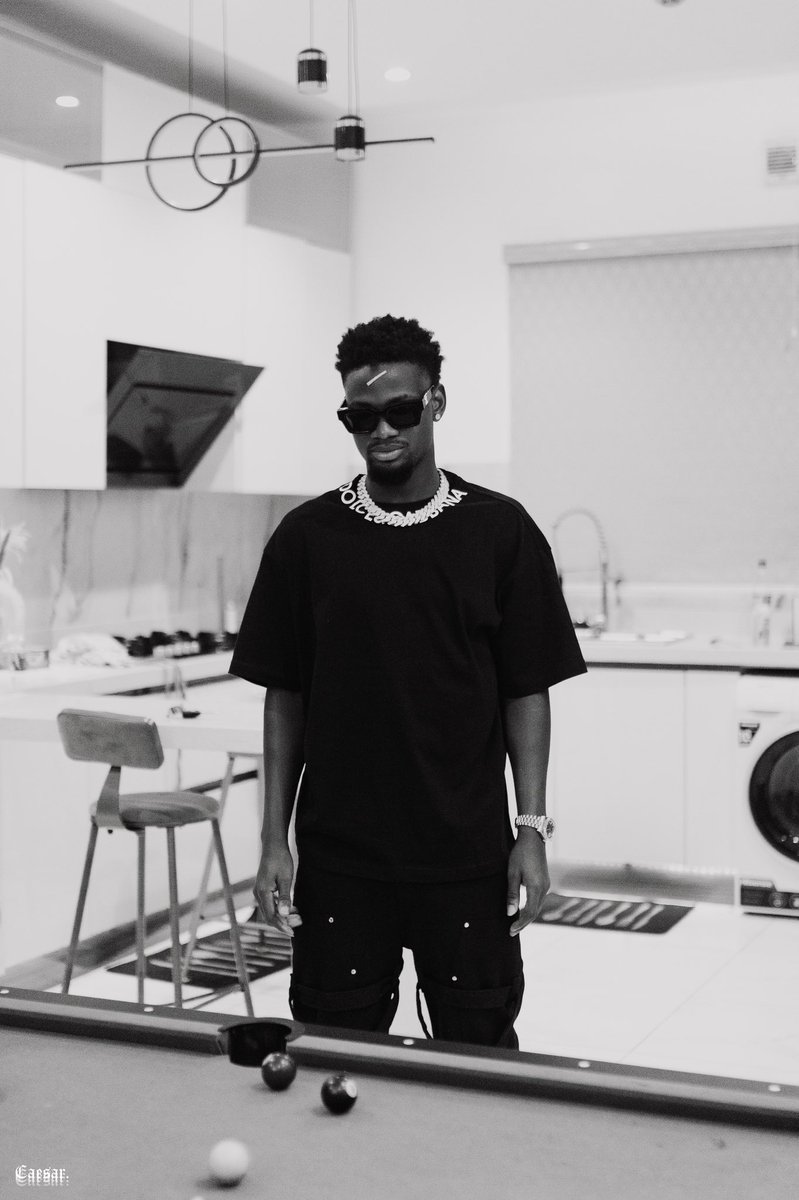SamsonTijani3's tweet photo. 🥽🦅 https://t.co/6T9zkivjYQ