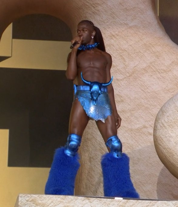 FzfTn4KWYAEdkyT?format=jpg&name=small