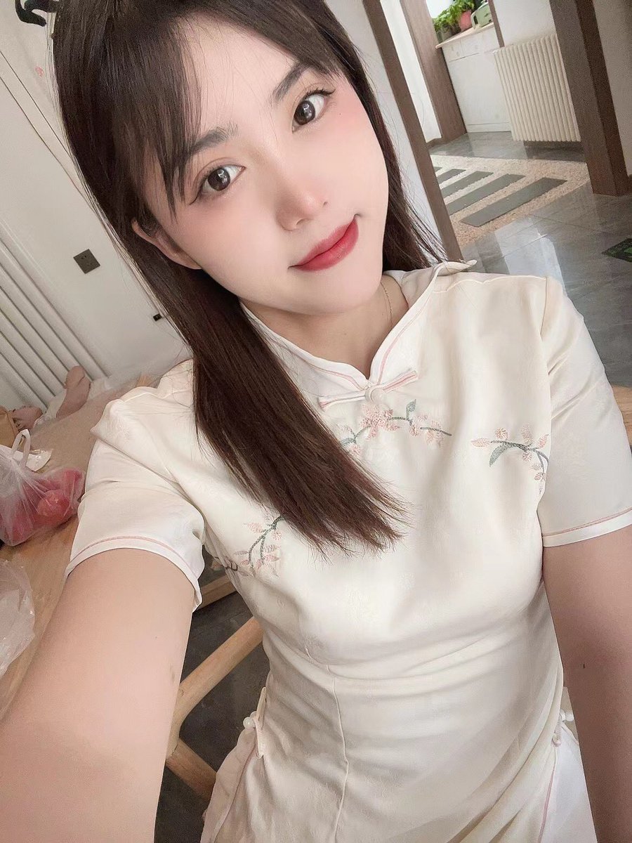 Fu159159's tweet photo. 这点下班的人，除了我还有谁 https://t.co/LqbgC3oieN