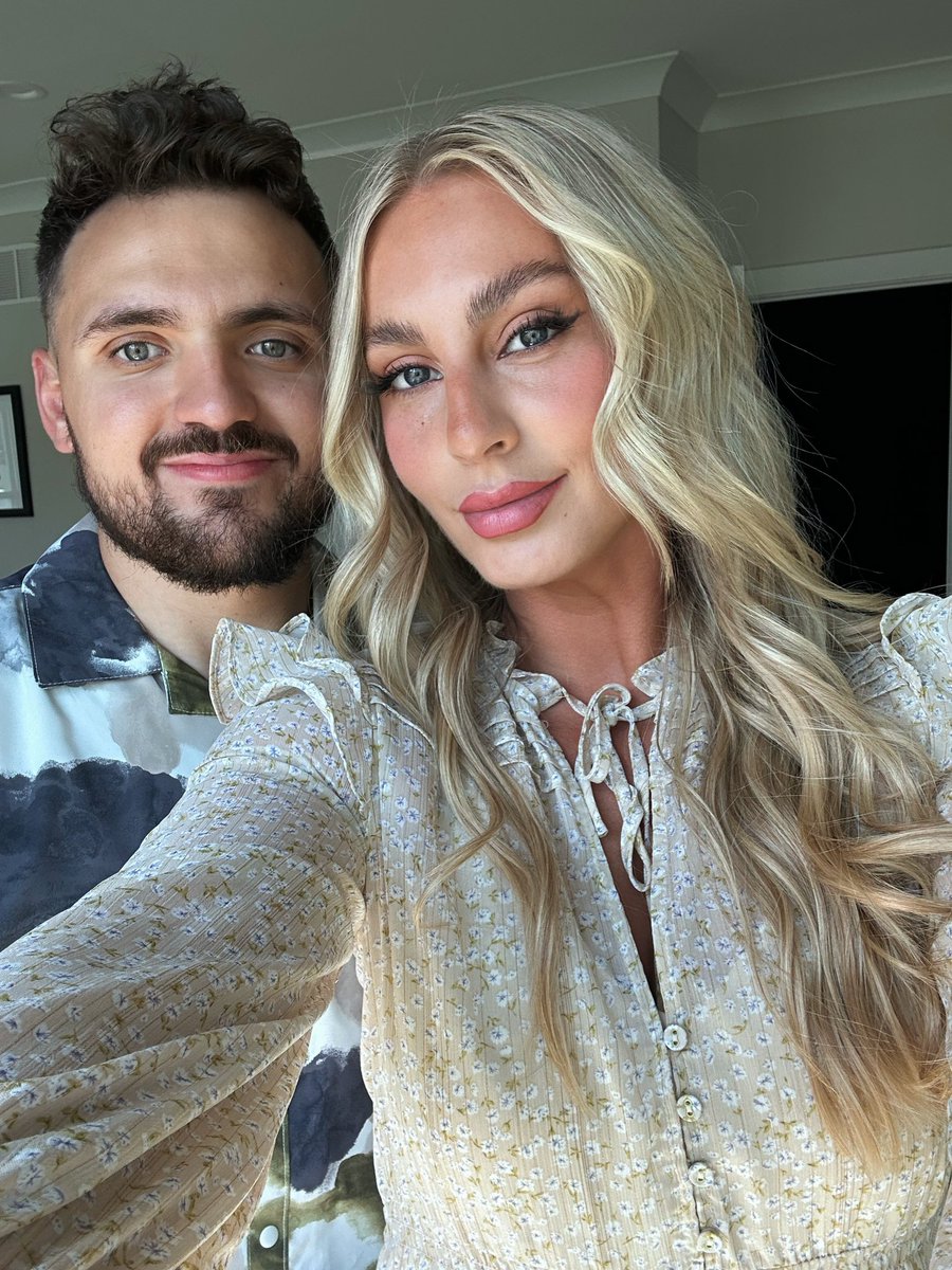 Praagy08's tweet image. Mom and dad off to @iMapleZ wedding!! Congrats Brooke and Matt!! 🤍🤍🤍