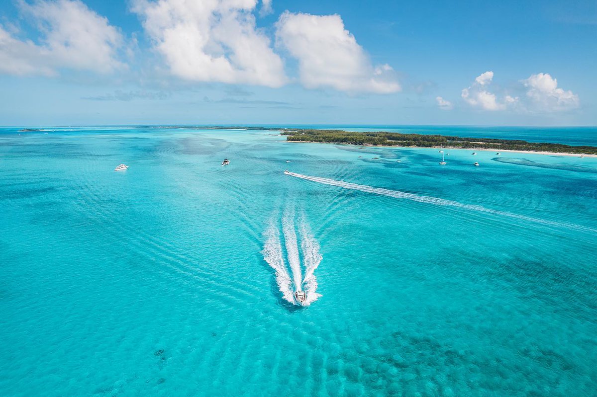 BeeyondBoats's tweet image. Rose 🏝️ days! Nothing better than the bahama blues