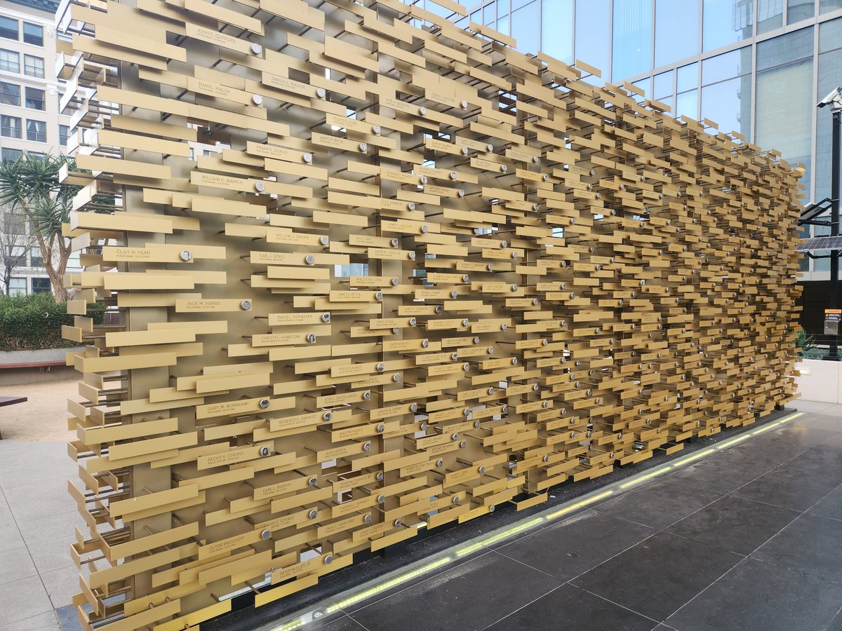boschtrivia's tweet photo. #BoschStakeout
The wall of fallen officers at LAPD Headquarters, I saw it last October on my visit to LA. https://t.co/50pT73Oxs2