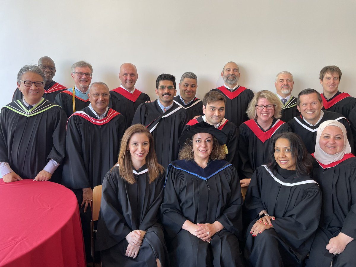 senecasecet's tweet image. Congratulations class of 2023!🥳🎓
We’re excited to celebrate our students today! Super proud of all of you! 👏 
#senecapolytechnic #senecaproud #challengeaccepted