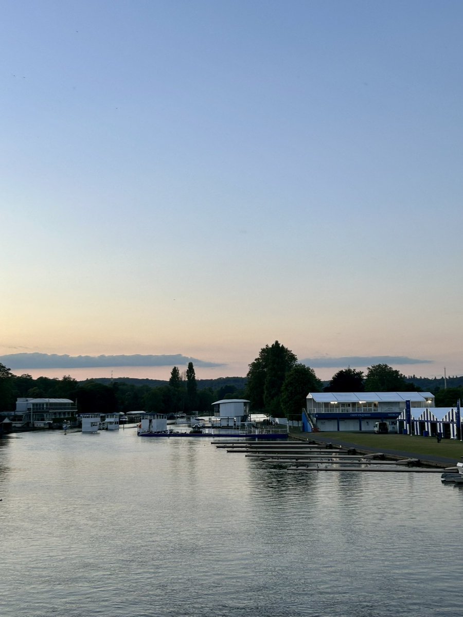 More picture postcard stuff from the eve of <a href="/HenleyRegatta/">Henley Royal Regatta</a> 

#HRR23 #ThisIsWhyWeRow