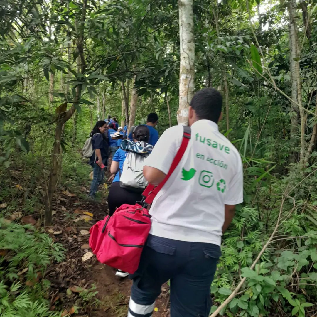 sanjosefusave's tweet photo. En  el dia  de ayer #voluntarios  de  #PrimerosAuxilios  de #Fusave  ofrecieron  los servicios en  actividad  de  siembra de  #árboles  en  el  #CaminodeCruces en  Ciudad  de  Panama https://t.co/QGuQ9A2PkM