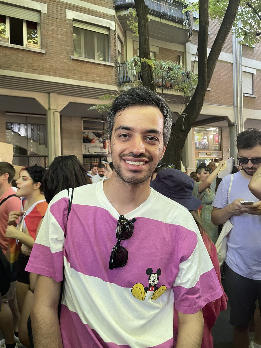 _Khalazepan's tweet photo. Oggi #Pride anche per me
Se avete capito il significato dei cartelli possiamo essere amiki
#RePride https://t.co/delz5VBshp