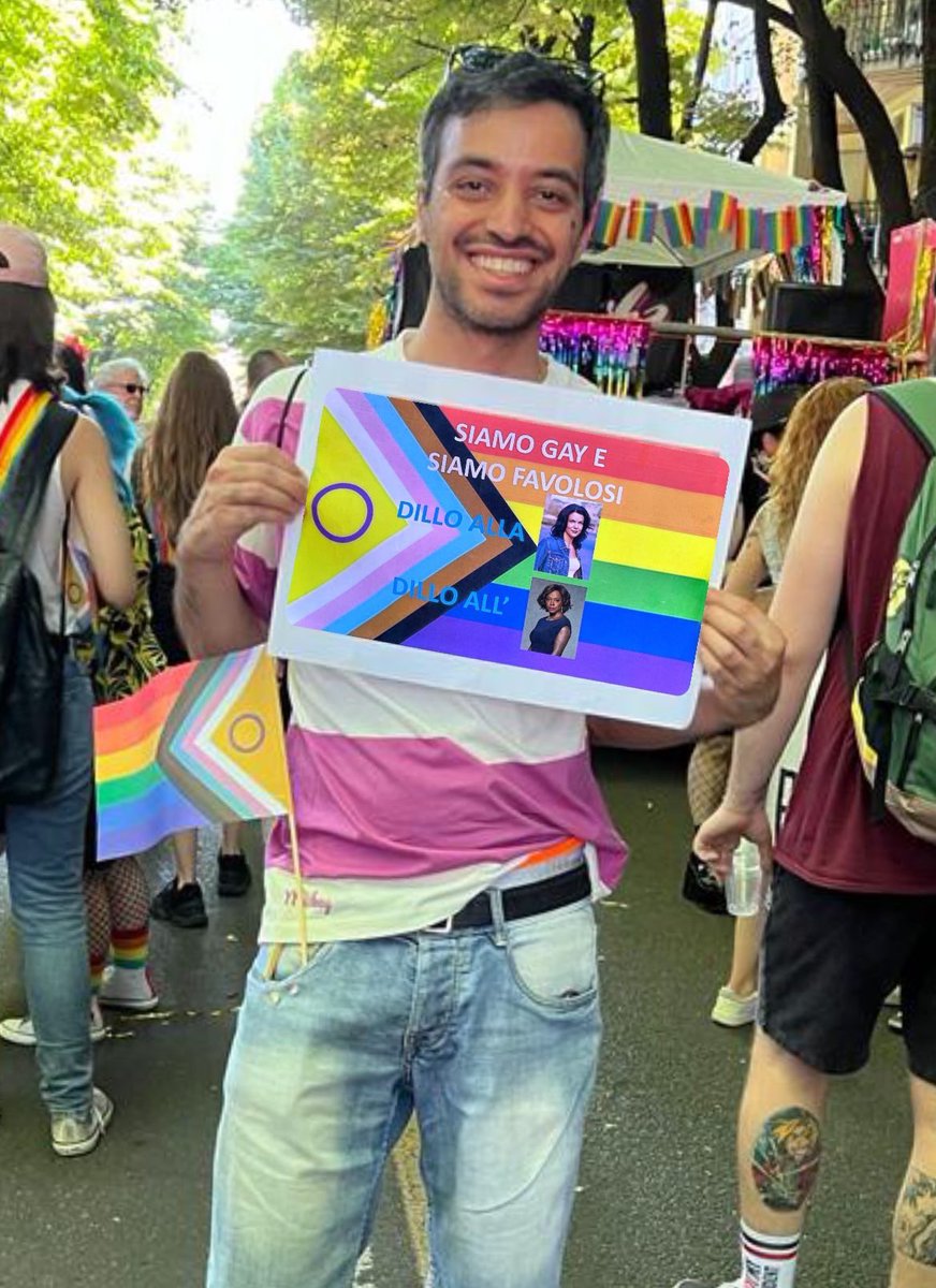 _Khalazepan's tweet photo. Oggi #Pride anche per me
Se avete capito il significato dei cartelli possiamo essere amiki
#RePride https://t.co/delz5VBshp
