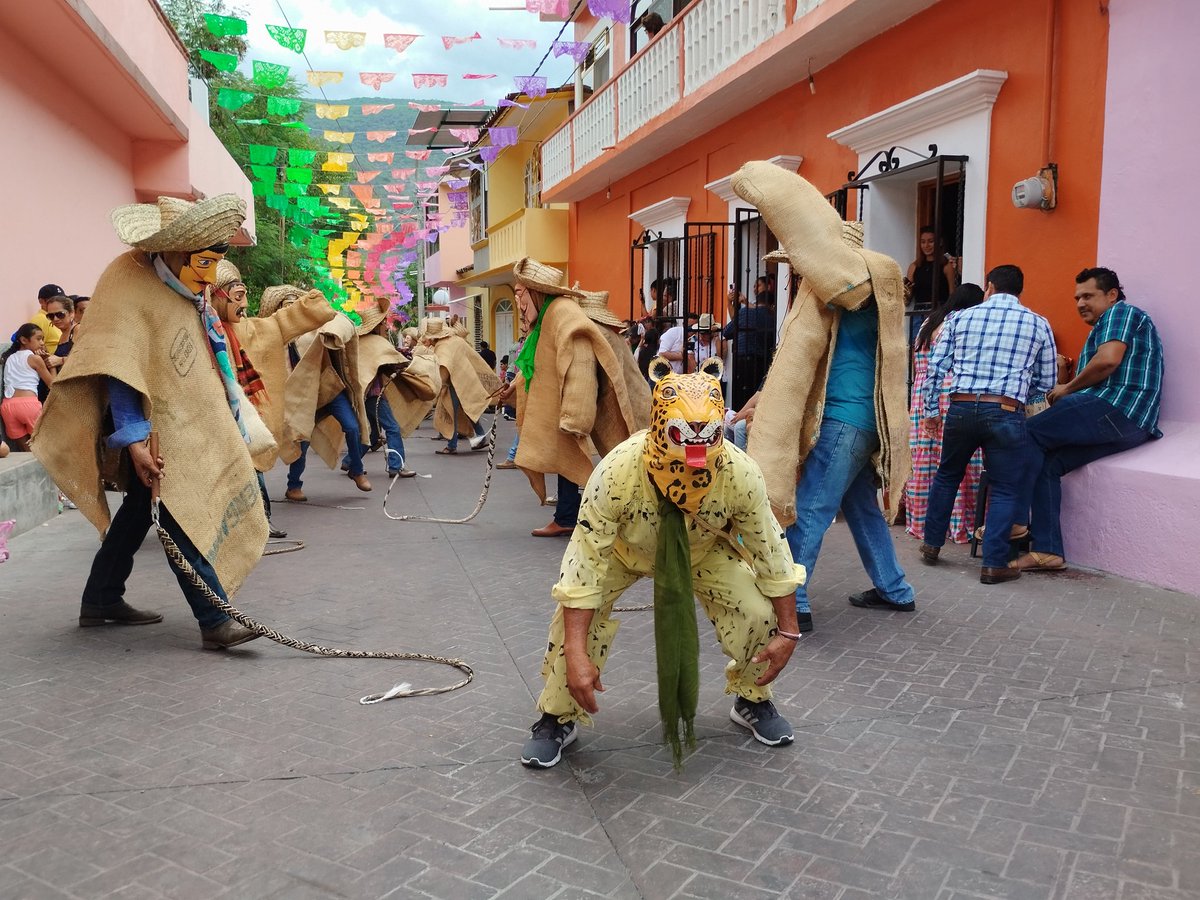 lezam_saavedra's tweet photo. Tradiciones de #Guerrero en el anuncio a la fiesta a Santa Ana en #Mochitlan https://t.co/llATPH4Sig